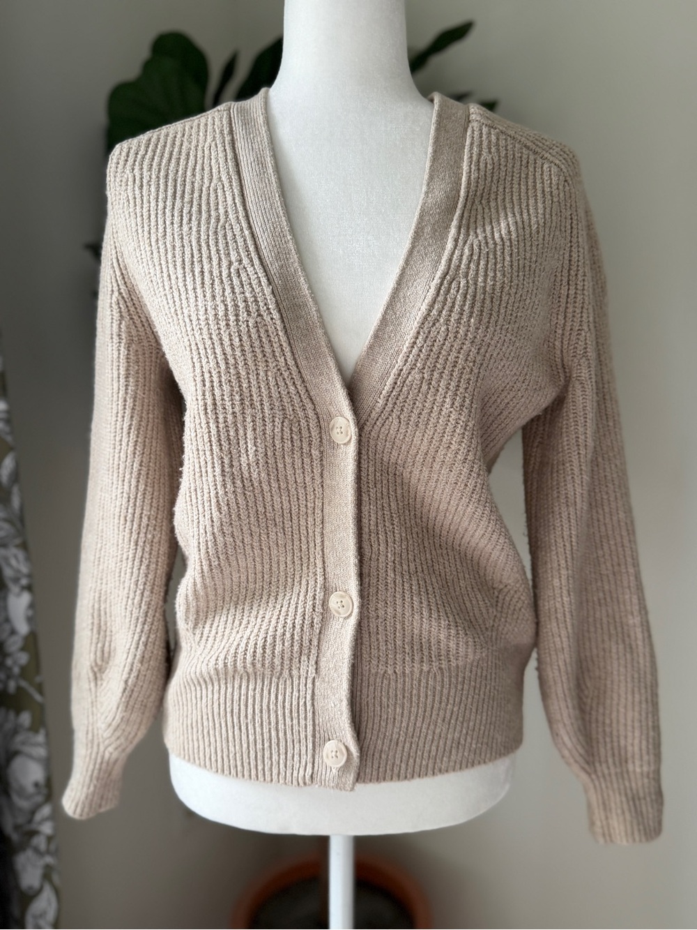 Amazon Essentials Beige Ribbed V-Neck Button Cardigan